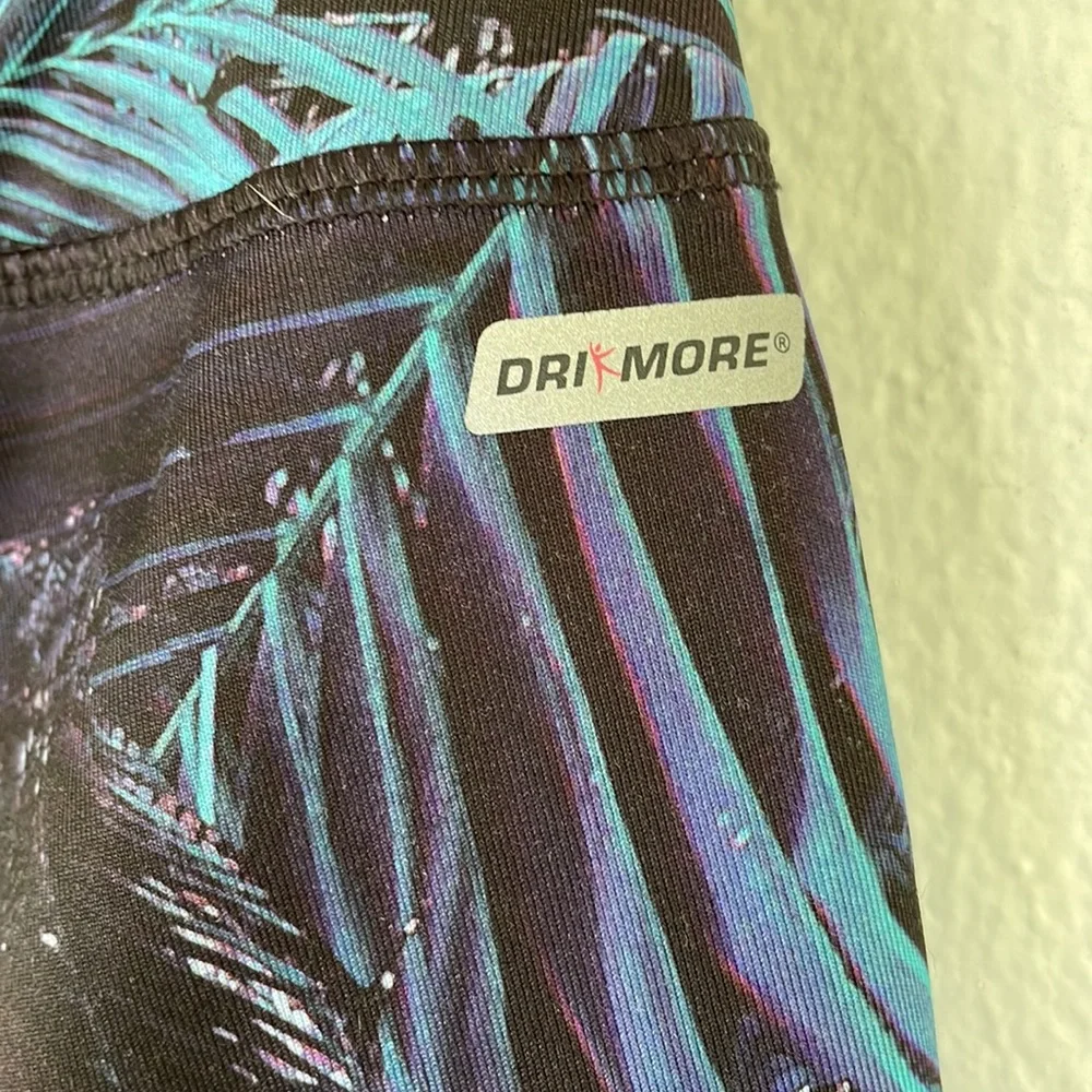 Danskin Now DriMore black purple tropical print cropped workout leggings size XS